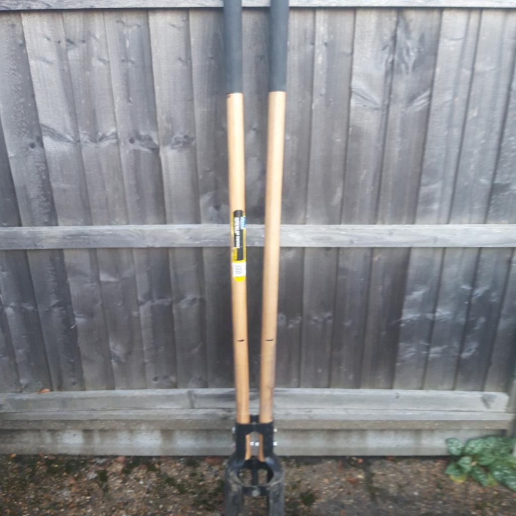 Wickes deals hole digger