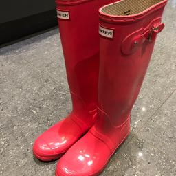 Pink size 7 women’s hunter wellies hardly used