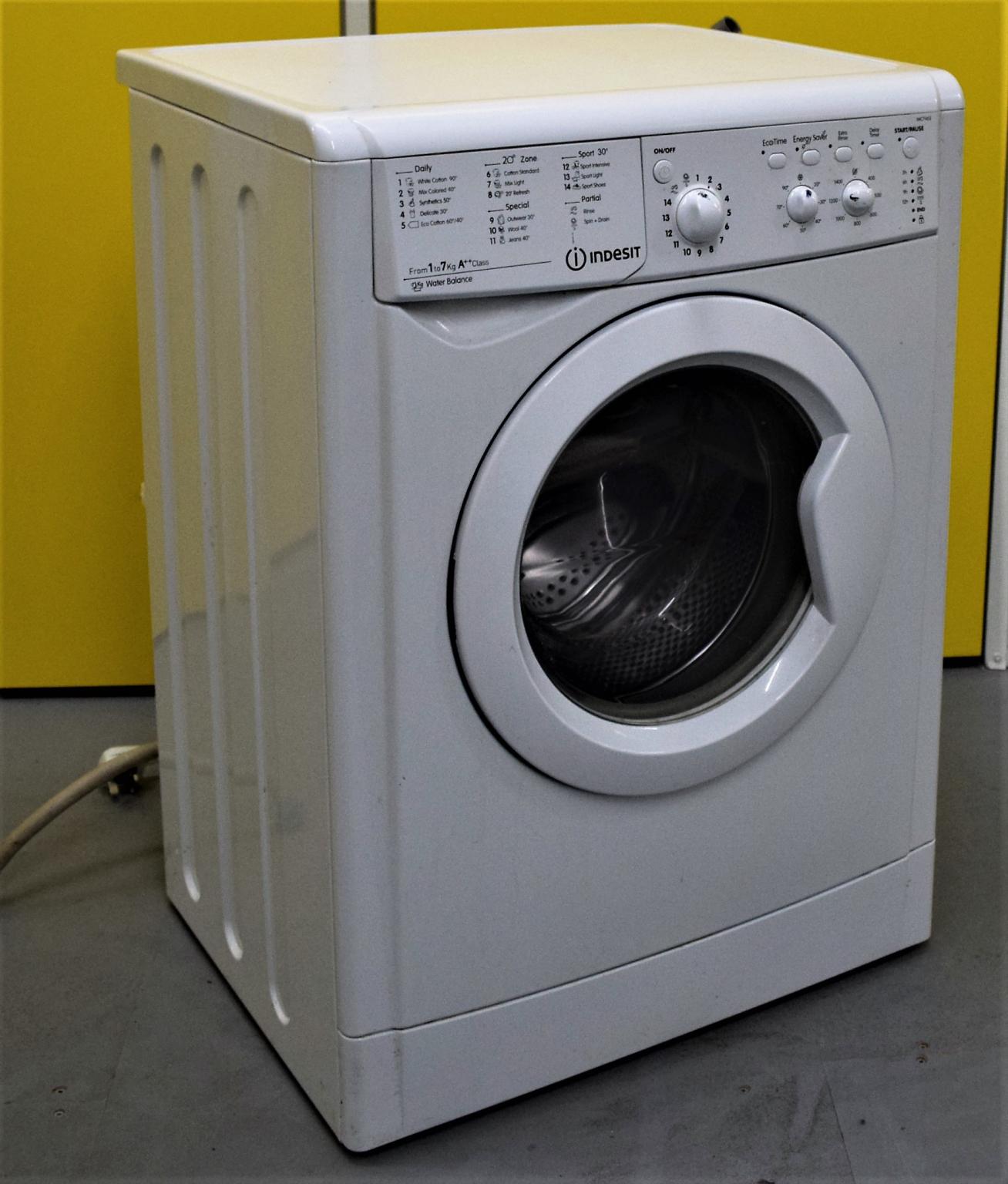 Indesit IWC71452 7kg Washing Machine in TW8 London for £79.99 for sale