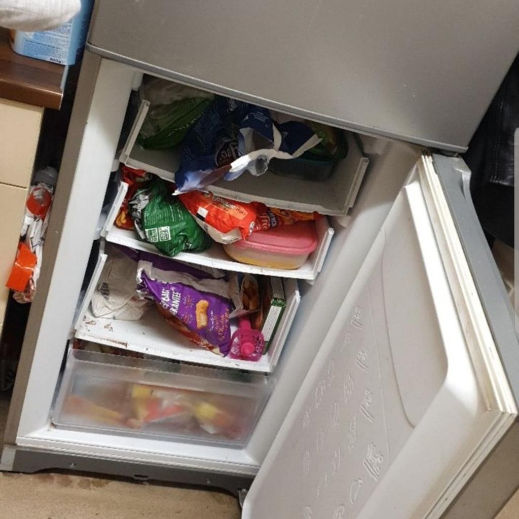 hotpoint frost free fridge freezer.. in OL2 Oldham for £45.00 for sale