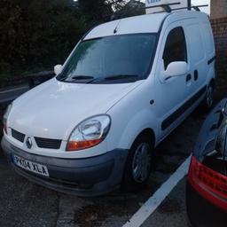 Renault kangoo van

1.5 dci

141k

6 months mot

tow bar

roof rack

cd stereo

some service history

new drivers ball joint and track rod ends fitted

full v5 present

bought new van in no rush to sell

£500 no offers I won't take a penny less