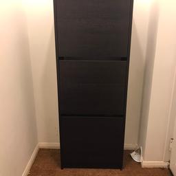 Shoe cabinet with 3 compartments 49x135 cm
Very good condition