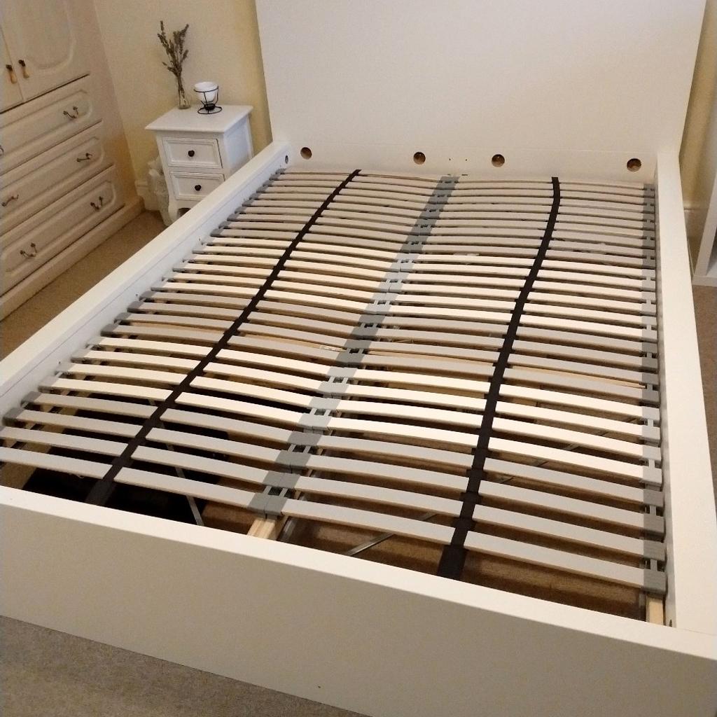 Ikea Malm king size bed with Hovag mattress in W4 London for £140.00