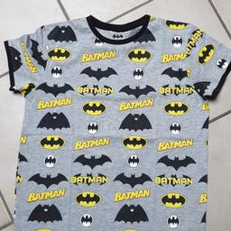 Schönes, selten getragenes T-Shirt mit Batmann-Allover-Druck.
Wir sind ein tierfreier Nichtraucherhaushalt!

Versand möglich, bei Kostenübernahme des Käufers!

Dies ist ein privater Verkauft, daher kein Umtausch, keine Rücknahme und keine Reklamation!