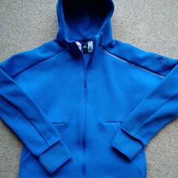 Excellent Condition only worn a couple of times!
Heavy Weight jacket with zip pockets and thumb hole sleeves.