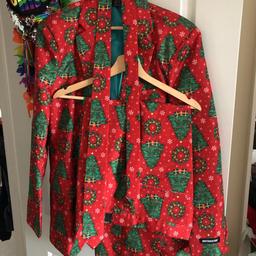 Christmas suit size Medium, jacket Trousers and tie,
Worn once