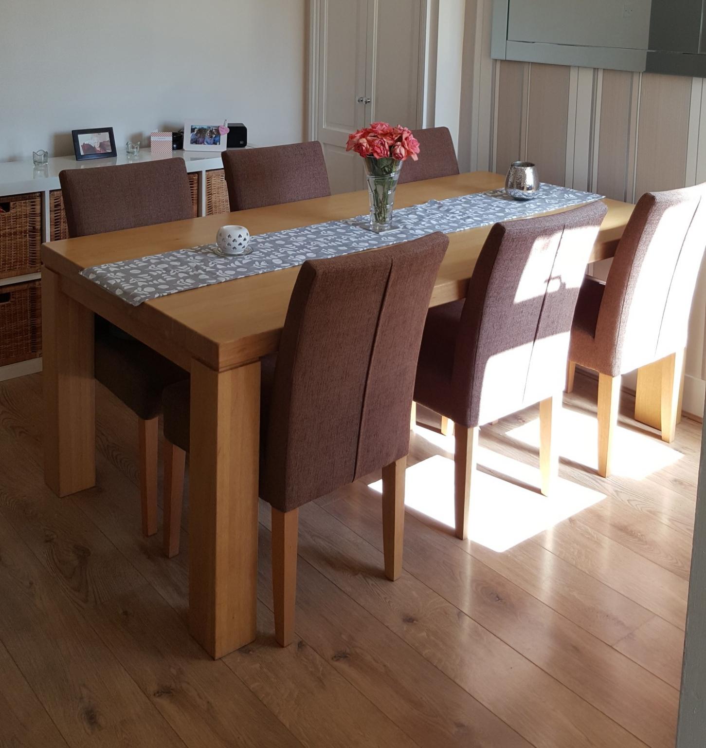 Solid Oak Dining Table and 8 Chairs in RG24 Basingstoke für 200,00 £ zum Verkauf Shpock DE