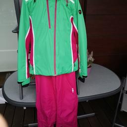 Grün / Pink
Sehr wenig getragen !!!!!
Jacke S Hose Gr 38
Clima Protect