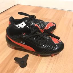 Football boots size 3 brand new with box and key