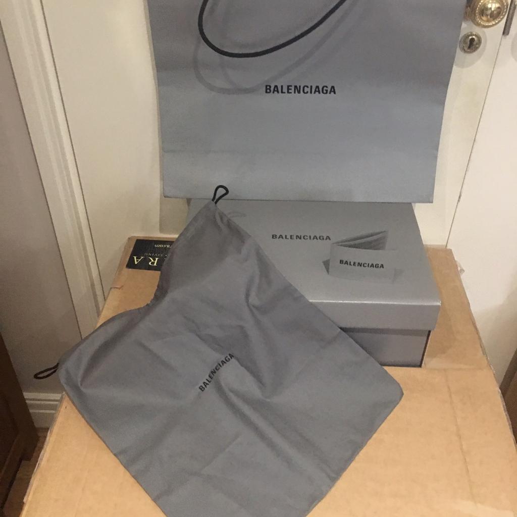 Balenciaga dust best sale bag and box