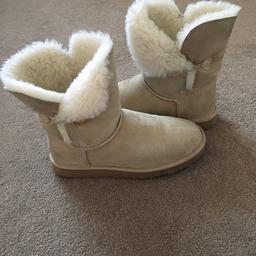 These Ugg boots have been worn multiple times.Please check photographs before purchasing.

I am a UK Size 8 & have to buy a UK Size 8.5 which these are.So if you are a UK Size 8 normally then this is the size for you.

PLEASE NO PAYPAL DUE TO FRAUDSTERS

CASH ON COLLECTION OR BANK TRANSFERS ONLY PLEASE.

Comes from a clean & smoke free home
