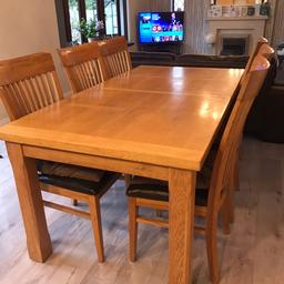 Lovely oak extending table and 6 dining chairs
1800 x950 extending to 2200mm
Chairs have faux brown leather seats
Slight lifting on top of table but very slight as shown in picture
Very good condition
Ready from 21st November
Thank you for looking