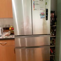 I got the LG  fridge, freezer for 5 month but is too big for my small kitchen
just firs drawer working as a fridge
pick up tw8
you need have 2 or 3 people to carry from 1st floor
just serious offers, don't  waste my time