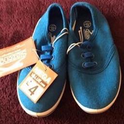 Brand new Slazenger blue children’s pumps.

From a pet and smoke free home, collection B90 area, near Shirley railway station.

On other sites