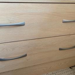 Set of chest of drawers with 2 drawers - good condition
Dimensions are
77cm wide
42 cm depth
63 cm heigh
