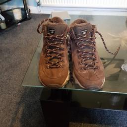 size 5 brown sketcher boots never been worn nice warm for winter