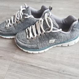 girls skechers elite trainers
light weight  size 2/35
memory foam very comfortable 
great condition 
pick up harold hill