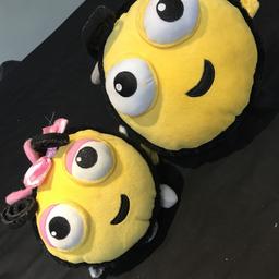 Great condition buzz bee soft toys one is Musial when pressed