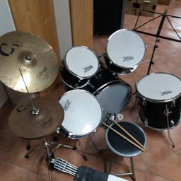 Doppler-Drums Jugend Schlagzeug für Einsteiger, gebraucht, aber vollständig und gut erhalten, inkl. Notenstäner (neu), Sitzhocker und Sticks