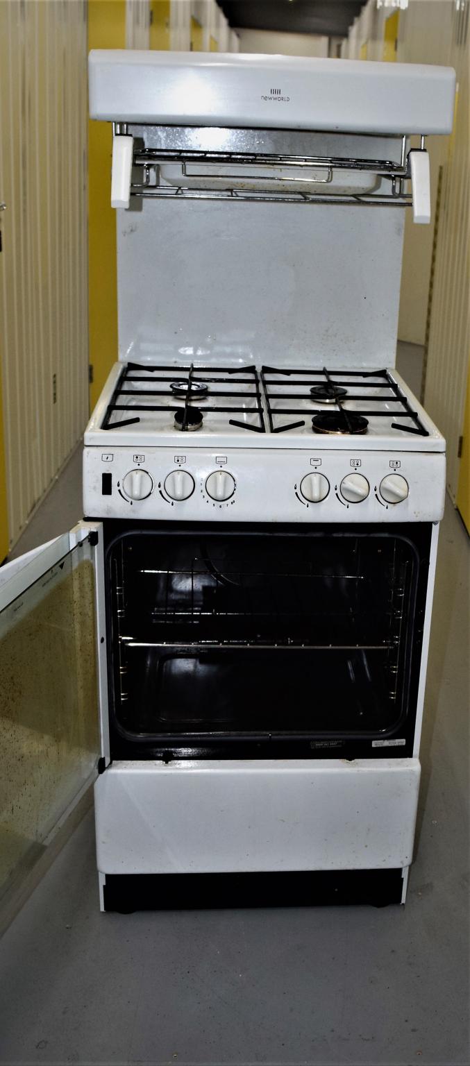 New World 55cm Gas Cooker High Grill White in TW8 London for £49.00