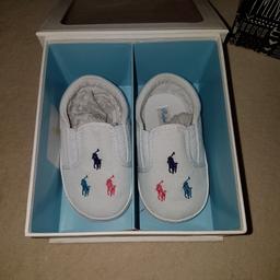 size 4
eu 19
suitiable for age 9-12 months
brand new in box 
collect huyton or kirkby 
can deliver locally to these areas