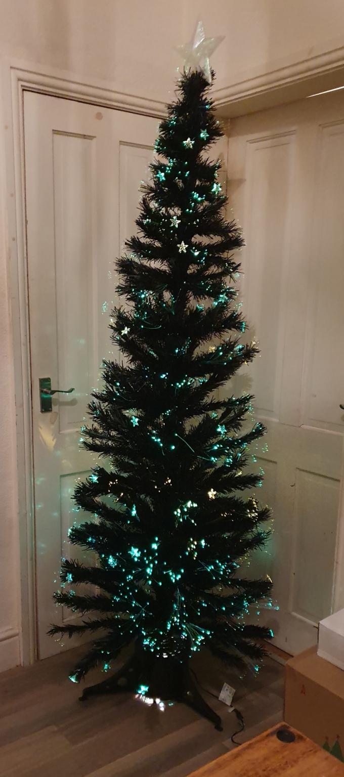 6ft black fibre optic shimmer christmas tree in Ribble Valley für 20,00 ...