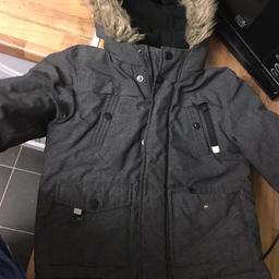 Very warm thick winter coat looks lovely on ideal for school, age 5/6