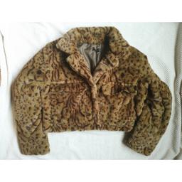 Has been used, but overall great condition.

Size 8 Oversized, will dit a size 10.

All items will be sent First Class and all packaging is 100% recyclable.

#fauxfur #leopardprint #animalprint #fluffy #fleece #cropped