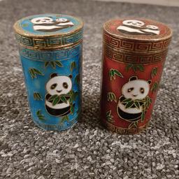 These are two beautiful small decorative jars all the way from China, bought for me as a gift. They look to be hand decorated so they are not perfect but it adds to their character, in my opinion. 🐼 In perfect condition, lovely gift for an animal lover this Christmas.

Pick up from CH42 near Borough Road or I can mail for additional postage fee. Offers welcome! 😊