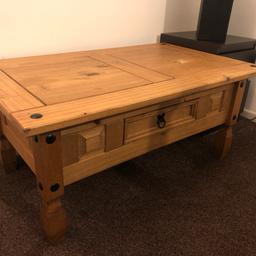 Mexican pine-wood Corona coffee table with draw

1200mm