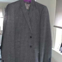Men’s 3 piece Fellini tailored suit from Slaters. Good condition worn once for a graduation ball. Jacket 40R trousers 34R. Smoke and pet free home comes with suit bag