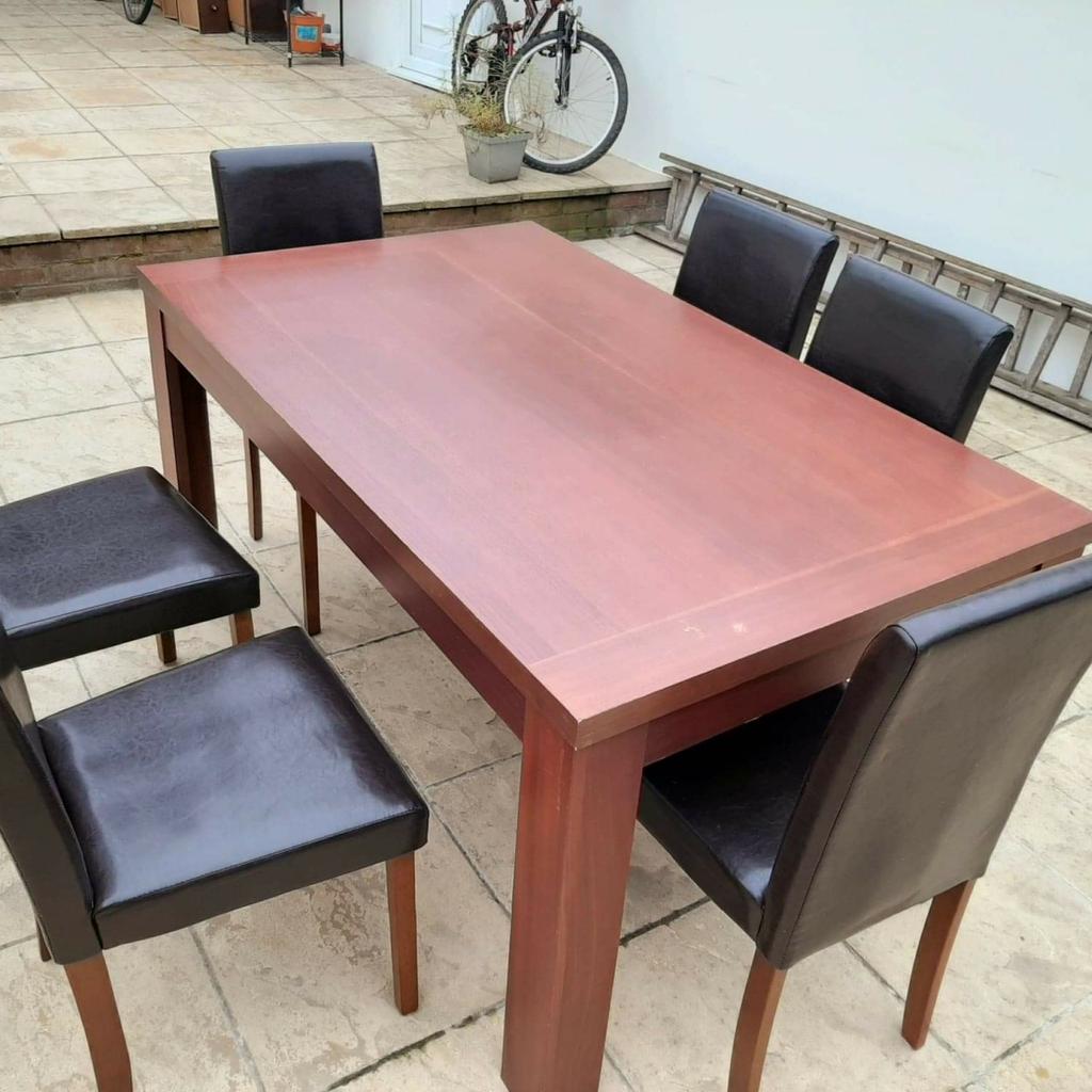 Dining table with 6 leather chairs in RG2 Wood für 80,00 £ zum Verkauf