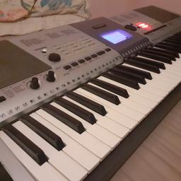 YAMAHA keyboard good working order loads of sounds and beats ect has USB and 5 track recorder comes with power adapter the power adapter has seen better days but does work can be posted