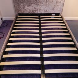Double bed frame
Good condition

Has already been dismantled.
