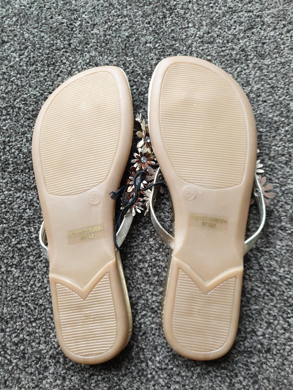 Ladies sandals size 5 in Walsall for £0.20 for sale Shpock