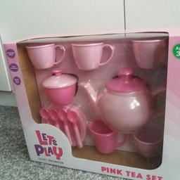 Kids pink tea set brand new in box 
£6 collection in Wolverhampton WV10