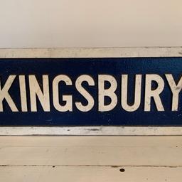 Heavy steel Kingsbury sign, may have come from a station.  Nice deep blue paint with great patina

50cm x 8.5cm

Post £5 extra