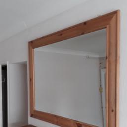 Lovely big pine mirror very good condition 
Width-46”
Height-34”
Too big for my room ☹️