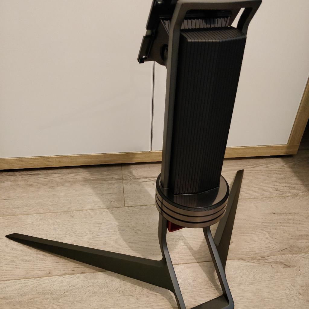 Monitor stand from Acer Predator Z35P in E13 London Borough of Newham
