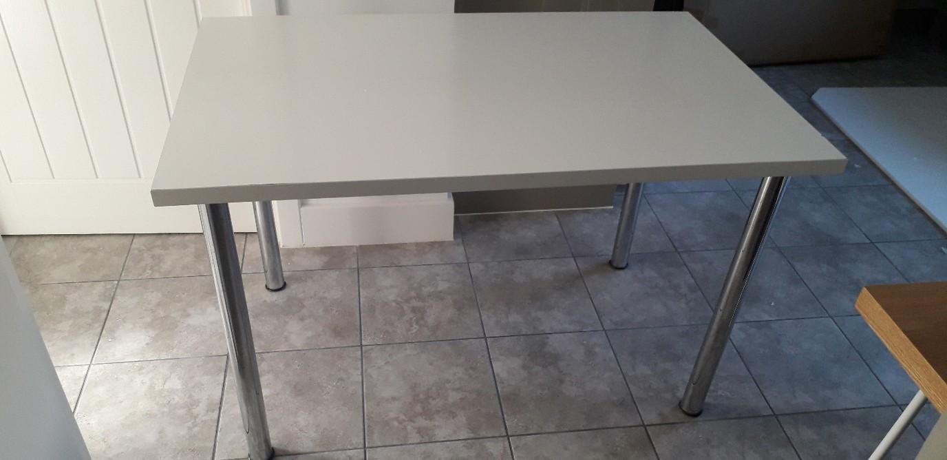 dinnig table + 4x chairs in Luton für 25,00 £ zum Verkauf Shpock DE
