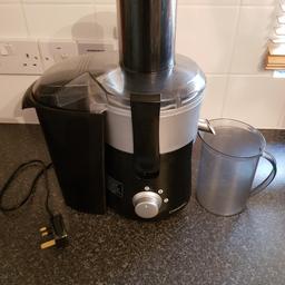 excellent juicer only used a few times low price for quick sale as no room for storage.

this machine turns whole apples into pure apple juice and even gets rid of the core for you and is so easy to clean afterwards comes with manual and the juice box with 80 recipes

collection only please