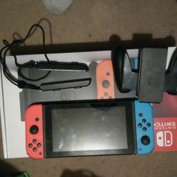 Nintendo switch boxed 32gb no games come with Dock for tv n leads n what's in pic 215 ono