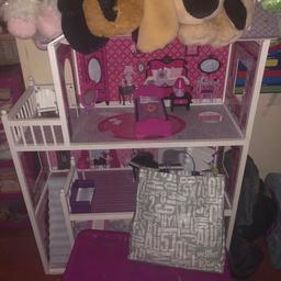 Large barbie bundle. good condition comes with dolls and loads of furniture and clothing. Viewing welcome £40 or nearest offer
Pick up trimdon