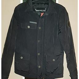 Mens Designer jacket.
police 883.
Quilted design and padded 

Excellent condition (like new)
cost if £100 new. 

size: medium 
only £20