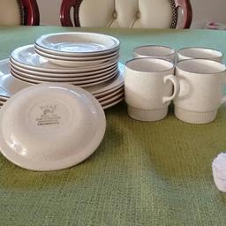 Retro ... 4 Dinner plates, 4 Tea plates, 4 Cups and saucers. oatmeal colour with brown edge
pick up only
