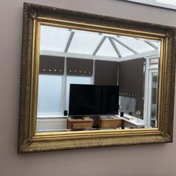 Gold mirror 
Beautiful big mirror in very good order , very heavy 
Pick up only please
39in  x 48in