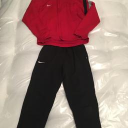 Nike tracksuit jacket & bottoms
Good condition hardly ever worn
Size Medium
OPEN TO OFFERS