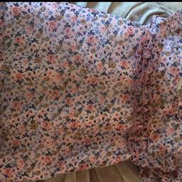 Beautiful baby girls top immaculate condition age 9/12 months colection B71, or can post for £1.95  I have lots of beautiful baby girl all different sizes and lots of lovely toddler boys and ladies happy to combine postage and prices