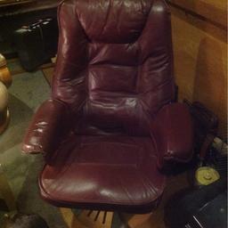 Dark burgundy leather,with oak base
FREE ,but needs to go asap
Pick up at the top of Bingley 5rise locks