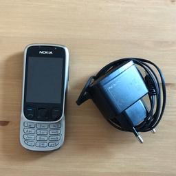 Handy Nokia 6303ci mit Edelstahlgehäuse.
Handy ist in einem gebrauchten Zustand. Voll funktionsfähig. Hat nur einen Pixelfehler im Display, beeinträchtigt aber die Funktion nicht. Ladekabel ist inklusive. Display hat keine Kratzer.

Abholung in Düsseldorf. Versand möglich. Versandrisiko trägt der Käufer.
Privatverkauf, daher keine Garantie oder Rücknahme.